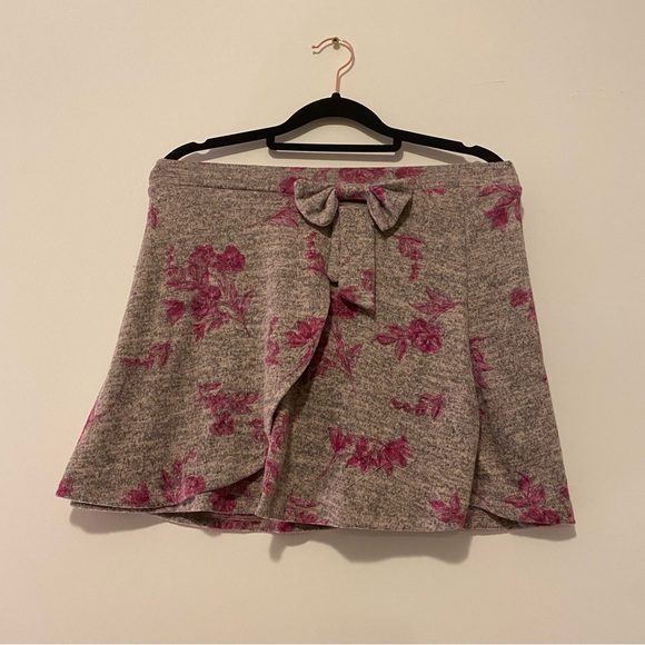 NWOT Girls XL Two Piece Grey Pink Floral Hacci Skirt Cardigan Set - Picture 4 of 15